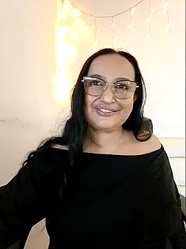 GiaNahomi online show from January 14, 4:25 am