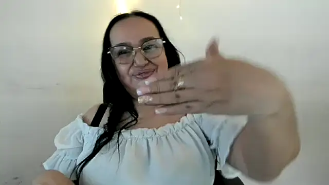 GiaNahomi online show from January 26, 2:35 am