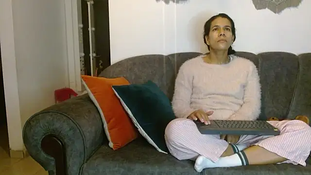 Vanessa Aniston online show from April 17, 2:14 am