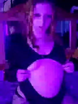 Snapshot of angel_star420864 chatting on March 5, 4:13 am angel star420864 online show from March 5, 4:13 am