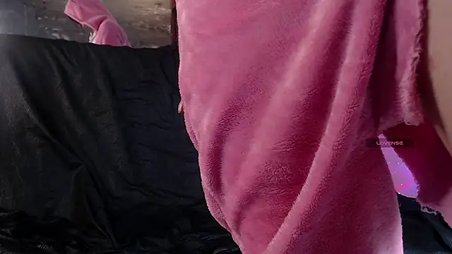 Snapshot of Seeet_lilith chatting on December 4, 5:27 am Seeet lilith online show from December 4, 5:27 am