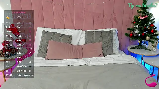 Mayzzie online show from December 19, 8:05 pm