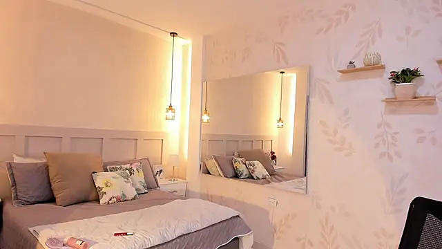 Snapshot of MartinaGuzmann chatting on February 23, 12:41 am MartinaGuzmann online show from February 23, 12:41 am