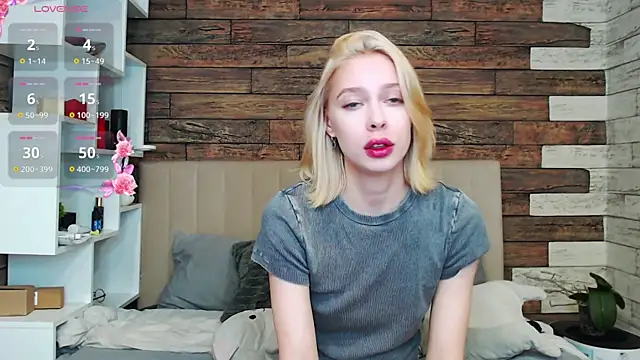 Snapshot of White_Lioness chatting on April 4, 5:21 pm White Lioness online show from April 4, 5:21 pm