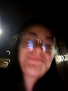Snapshot of Hanna_Kinsley chatting on December 10, 10:58 pm Hanna Kinsley online show from December 10, 10:58 pm