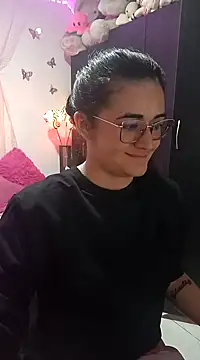 Snapshot of Hanna_Kinsley chatting on December 12, 5:20 am Hanna Kinsley online show from December 12, 5:20 am