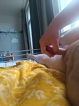 Snapshot of awesome-dirty-dick chatting on June 11, 6:44 am awesome-dirty-dick online show from June 11, 6:44 am