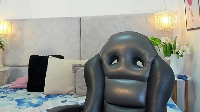 naomiii   online show from November 24, 6:51 pm