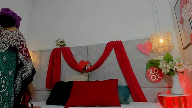 naomiii   online show from February 17, 11:50 am