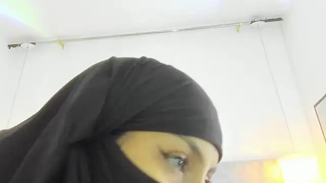 naomiii   online show from March 12, 11:38 am