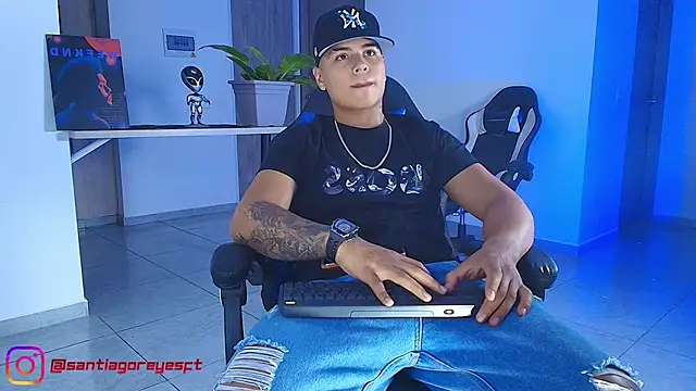 Snapshot of SantiagoReyesFtt chatting on July 2, 5:46 am SantiagoReyesFtt online show from July 2, 5:46 am