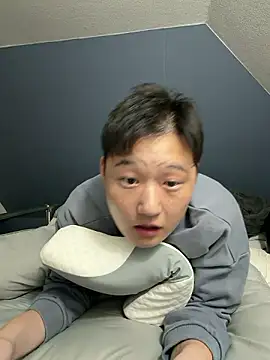 Snapshot of tuki_fu chatting on April 24, 12:07 pm tuki fu online show from April 24, 12:07 pm