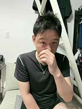 Snapshot of tuki_fu chatting on May 5, 11:51 am tuki fu online show from May 5, 11:51 am