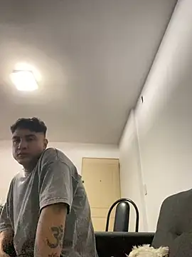 LCarreraa online show from February 16, 4:53 am