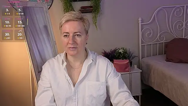 Snapshot of Nika_Smit chatting on May 7, 5:13 am Nika Smit online show from May 7, 5:13 am