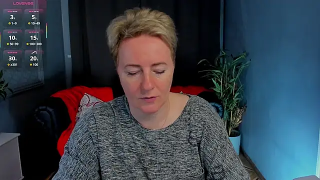 Snapshot of Nika_Smit chatting on May 22, 8:53 am Nika Smit online show from May 22, 8:53 am