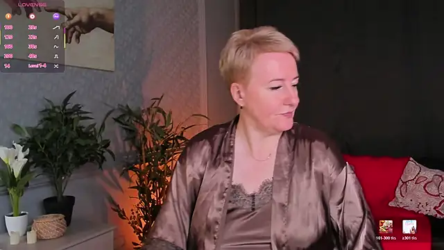 Snapshot of Nika_Smit chatting on June 14, 5:09 am Nika Smit online show from June 14, 5:09 am
