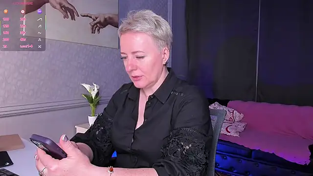 Snapshot of Nika_Smit chatting on June 27, 7:02 am Nika Smit online show from June 27, 7:02 am