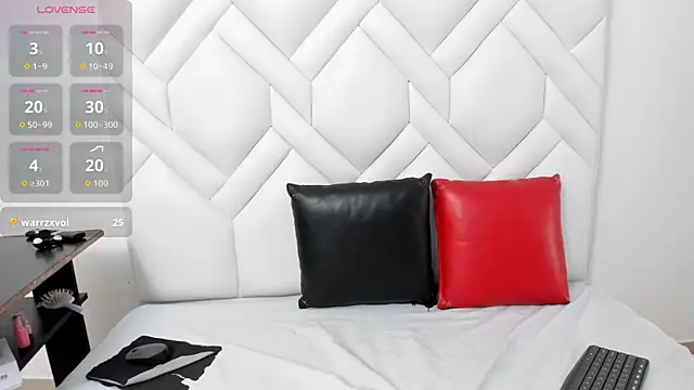 Analia18  online show from September 13, 1:55 pm