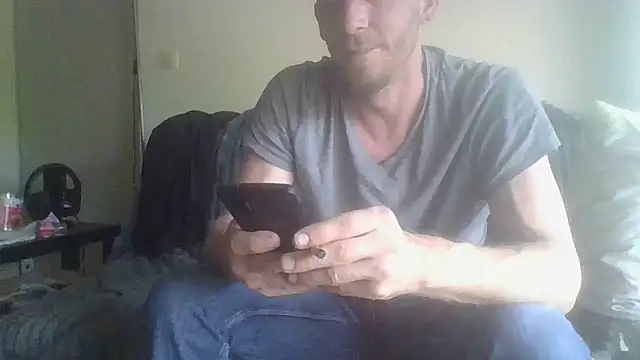 Snapshot of mohican69hot chatting on April 19, 4:06 pm mohican69hot online show from April 19, 4:06 pm