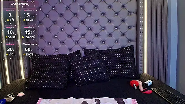 CAMILA JHONS online show from December 4, 1:53 pm