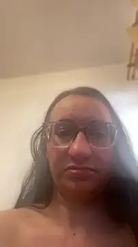 Snapshot of gloria7v05 chatting on July 6, 3:03 pm gloria7v05 online show from July 6, 3:03 pm