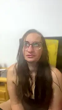 Snapshot of gloria7v05 chatting on July 13, 12:46 am gloria7v05 online show from July 13, 12:46 am