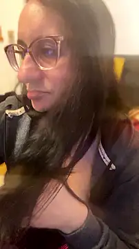 Snapshot of gloria7v05 chatting on July 14, 1:17 pm gloria7v05 online show from July 14, 1:17 pm