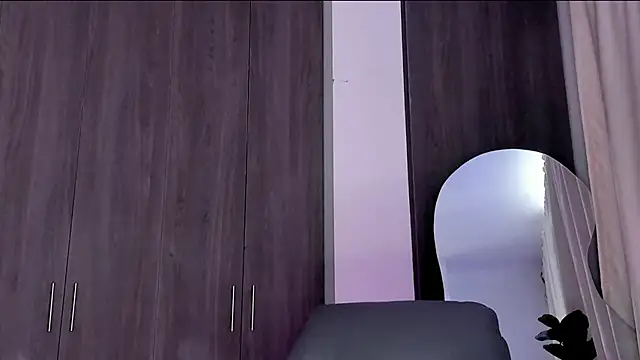 Snapshot of LexyRobert chatting on March 6, 8:05 pm LexyRobert online show from March 6, 8:05 pm