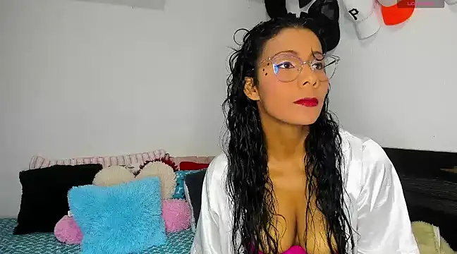 Snapshot of Nenita_Hot_ chatting on March 6, 5:54 pm Nenita Hot  online show from March 6, 5:54 pm