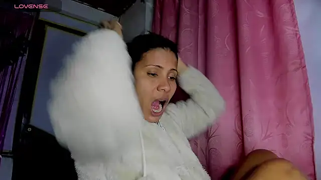 Snapshot of Nenita_Hot_ chatting on September 24, 3:21 am Nenita Hot  online show from September 24, 3:21 am