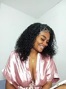 Snapshot of gianna_smith chatting on April 24, 4:37 am gianna smith online show from April 24, 4:37 am