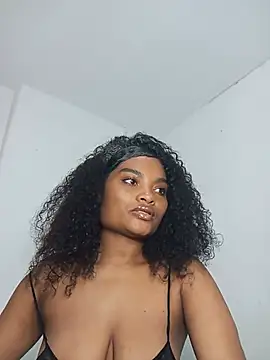 Snapshot of gianna_smith chatting on May 23, 7:13 am gianna smith online show from May 23, 7:13 am