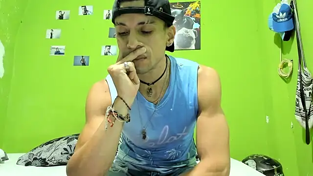 Snapshot of MikeRose94 chatting on June 8, 5:02 pm MikeRose94 online show from June 8, 5:02 pm