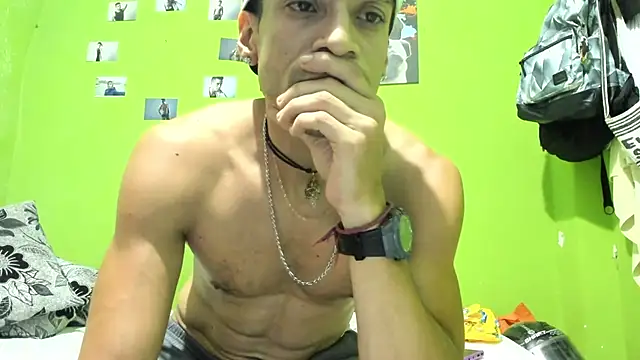 Snapshot of MikeRose94 chatting on June 16, 1:41 am MikeRose94 online show from June 16, 1:41 am