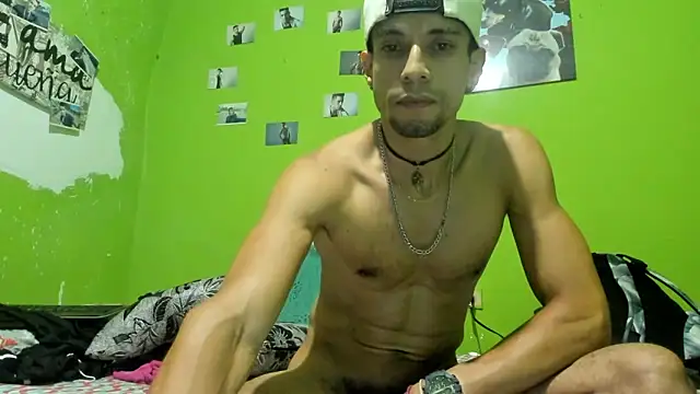 Snapshot of MikeRose94 chatting on June 27, 10:37 pm MikeRose94 online show from June 27, 10:37 pm