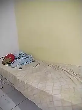 Snapshot of aghata_bbolsa chatting on December 7, 9:55 pm aghata bbolsa online show from December 7, 9:55 pm