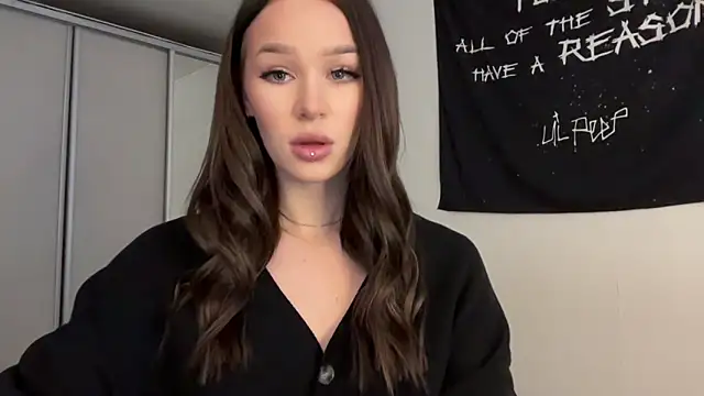 ur molly online show from December 15, 6:06 am