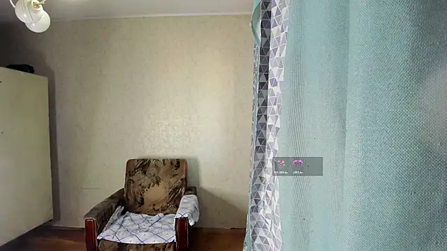 Snapshot of elis_gabbi chatting on April 24, 12:57 am elis gabbi online show from April 24, 12:57 am