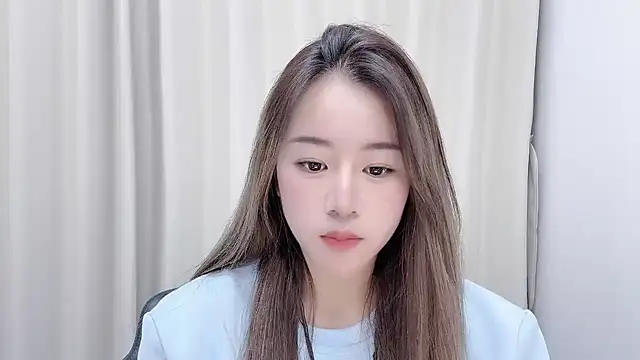 Snapshot of chloe-01 chatting on December 29, 12:23 pm chloe-01 online show from December 29, 12:23 pm