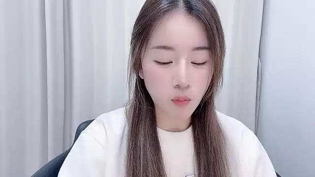 Snapshot of chloe-01 chatting on January 17, 12:21 pm chloe-01 online show from January 17, 12:21 pm