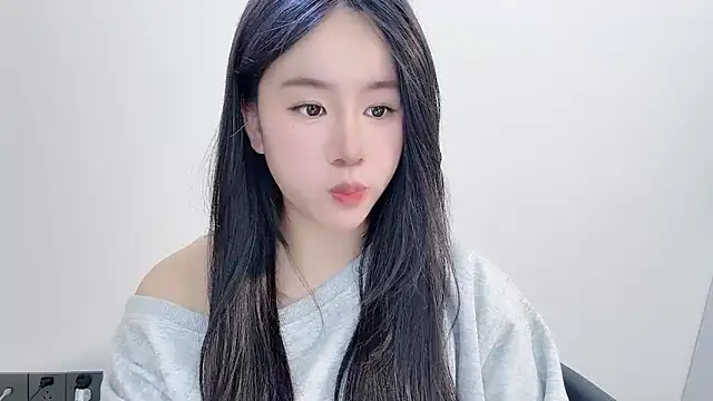 chloe-01 online show from December 17, 12:33 pm