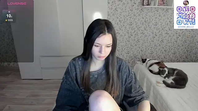 Snapshot of young_belle_ chatting on October 7, 11:07 am young belle online show from October 7, 11:07 am