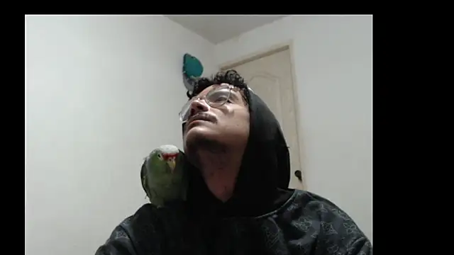 Snapshot of creamyadvisor01 chatting on March 6, 12:52 pm creamyadvisor01 online show from March 6, 12:52 pm