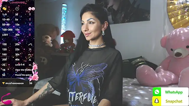 Snapshot of EvelynAisha chatting on January 27, 5:37 pm EvelynAisha online show from January 27, 5:37 pm