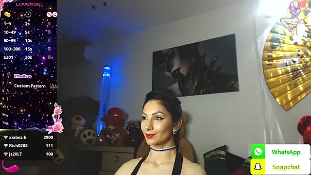 Snapshot of EvelynAisha chatting on February 19, 10:31 pm EvelynAisha online show from February 19, 10:31 pm