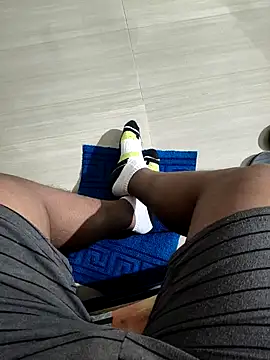 Snapshot of zon_zustin chatting on January 24, 12:52 pm zon zustin online show from January 24, 12:52 pm