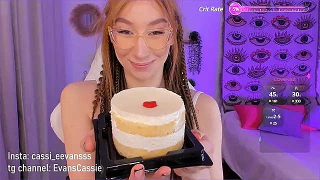 Snapshot of Cassie_Ice chatting on March 1, 3:32 am Cassie Ice online show from March 1, 3:32 am