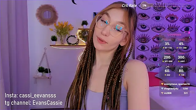 Snapshot of Cassie_Ice chatting on March 17, 9:33 am Cassie Ice online show from March 17, 9:33 am