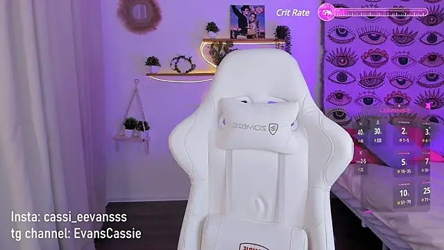 Snapshot of Cassie_Ice chatting on March 23, 3:21 am Cassie Ice online show from March 23, 3:21 am